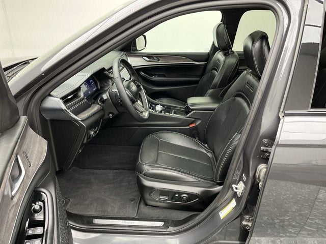 2023 Jeep Grand Cherokee — rear three-quarter view