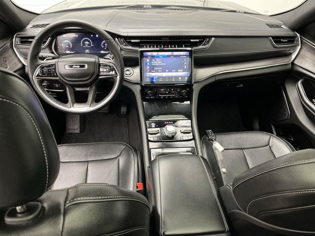 2023 Jeep Grand Cherokee — interior view
