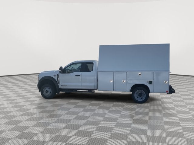 2025 Ford F-550 — side profile view
