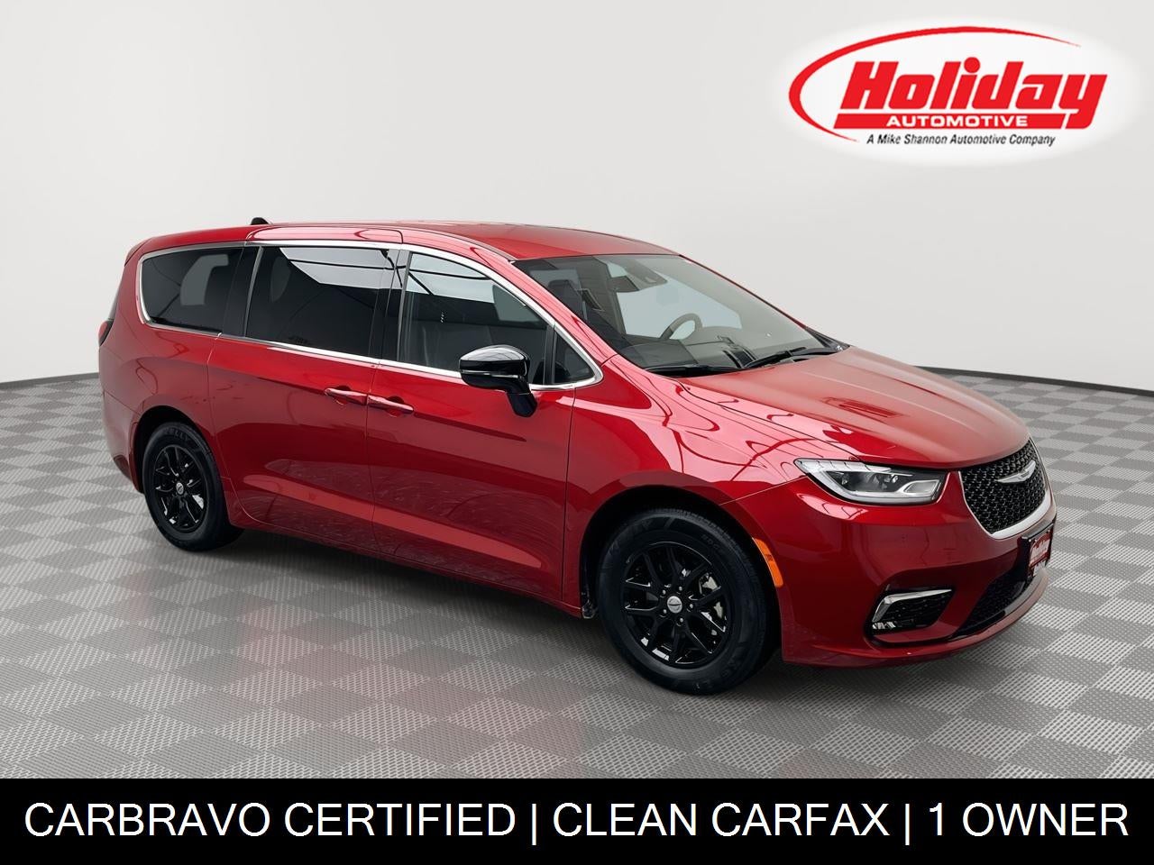 2025 Chrysler Pacifica Select in Red Hot Pearlcoat — front three-quarter view