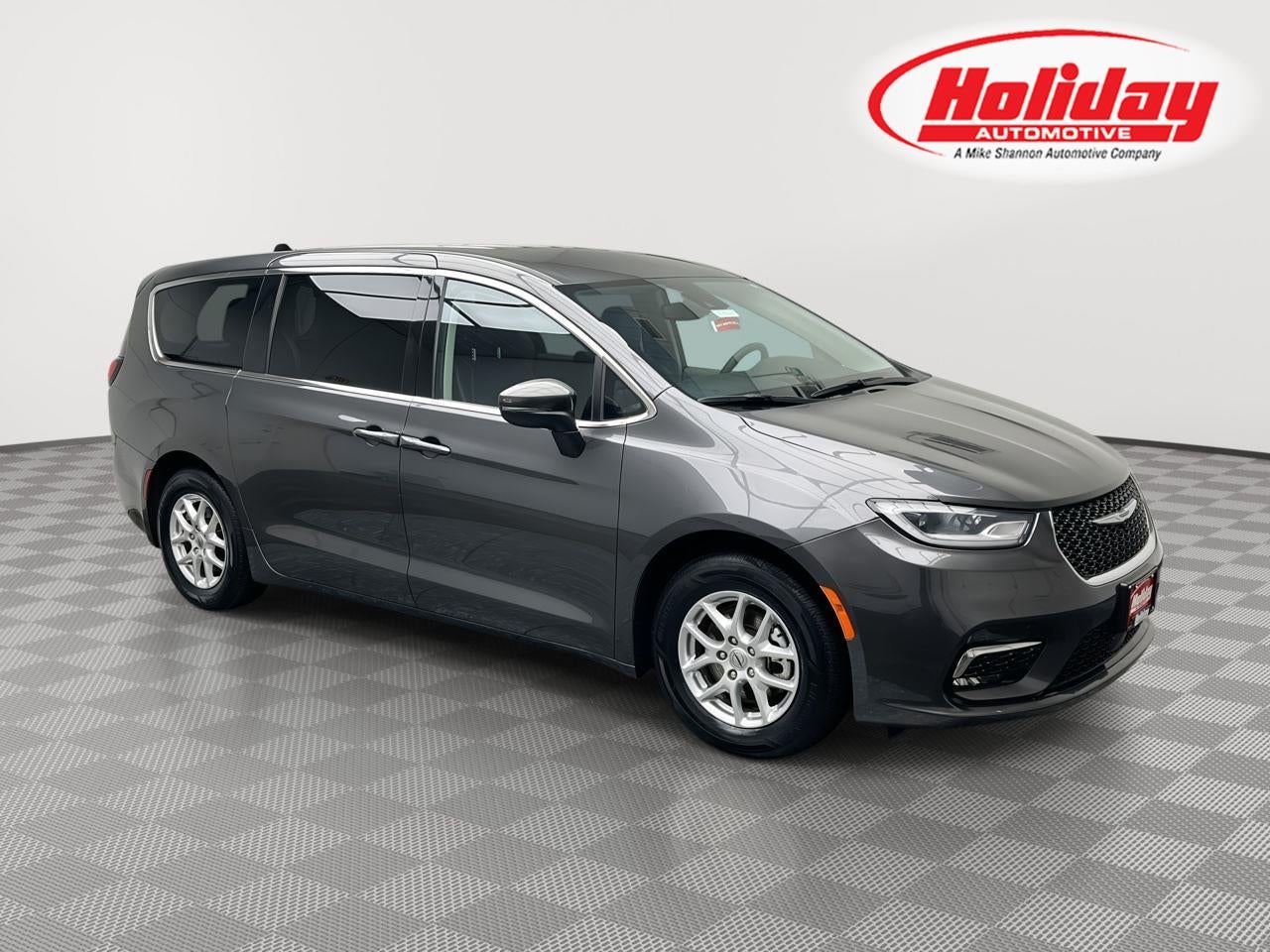 2023 Chrysler Pacifica Touring L in Granite Crystal Metallic Clearcoat — front three-quarter view