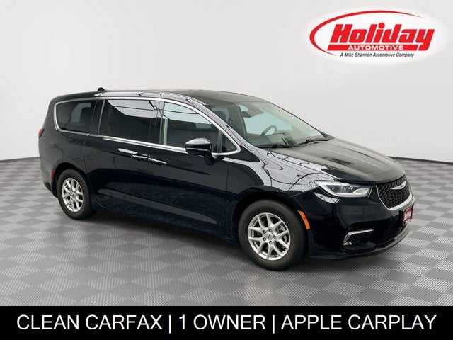 2024 Chrysler Pacifica Touring L in Diamond Black Crystal Pearlcoat — front three-quarter view