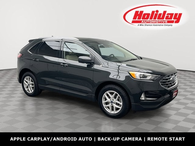 2022 Ford Edge SEL in Green Metallic — front three-quarter view