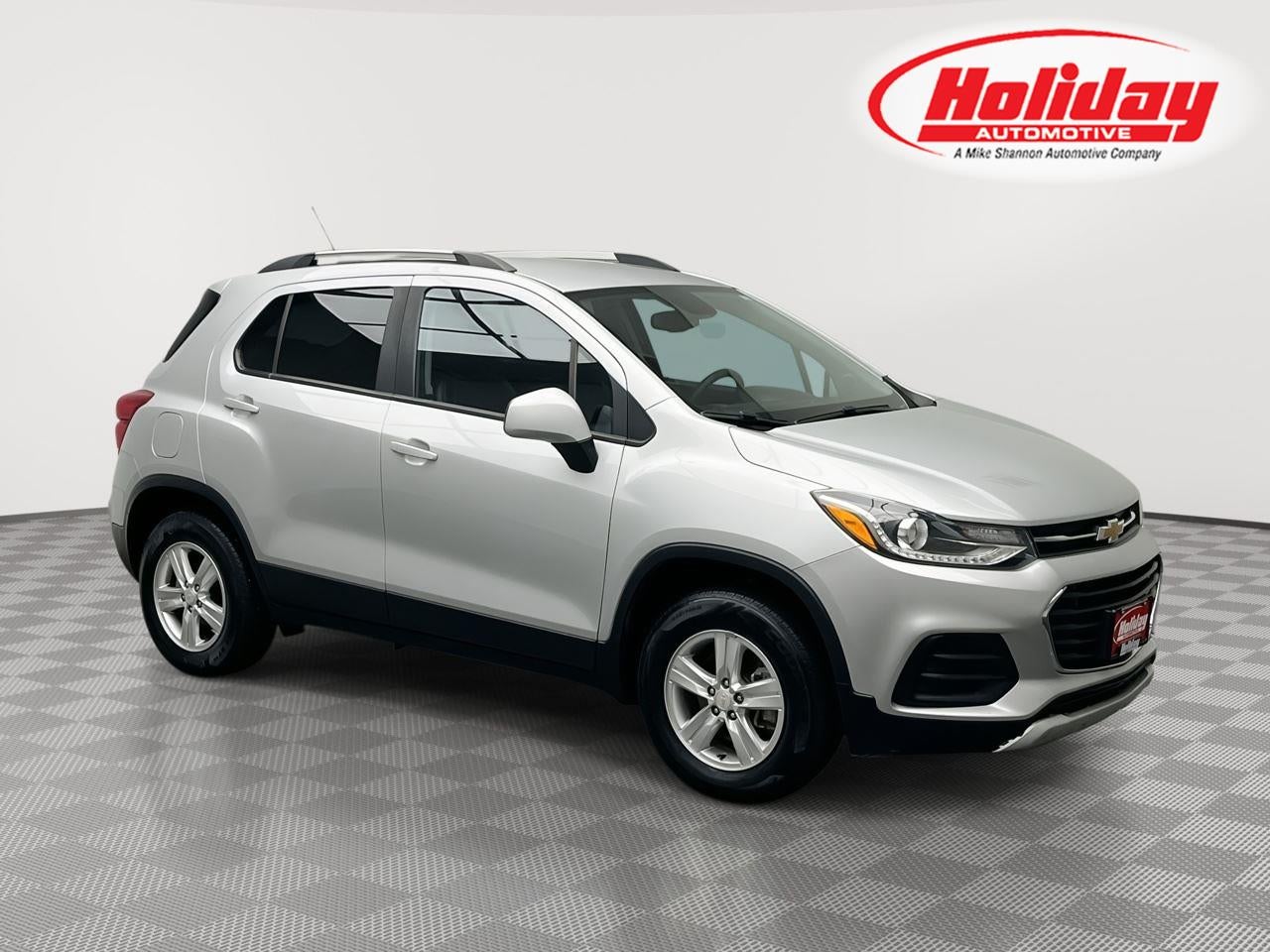 2021 Chevrolet Trax LT in Silver Ice Metallic — front three-quarter view